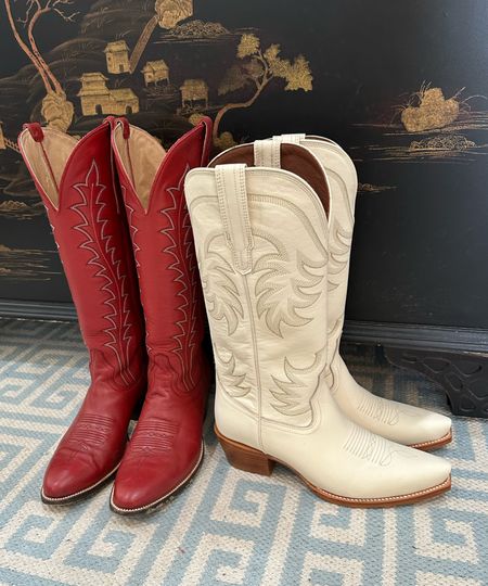 Feeling ready to rodeo with these cowboy boots. ❤️ I sized down a half size in these white boots & they’re perfect. Size down a half size. 