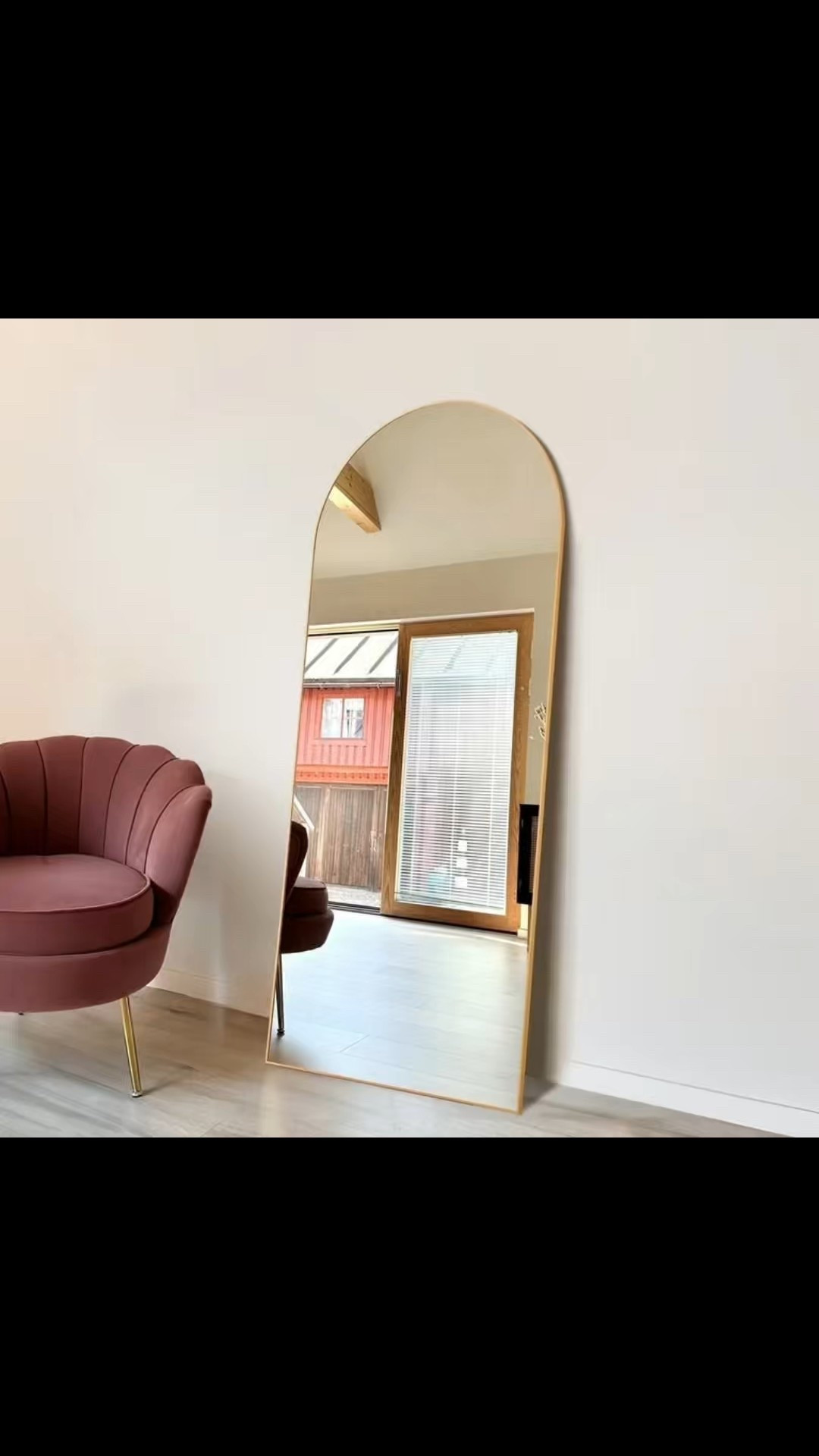 These gold mirrors basically sell themselves but the sale makes them impossible to resist 👀✨
If you’ve had your eye on one, now’s the time.
All sizes Linked before they’re gone 💛 

#LTKSaleAlert #LTKGiftGuide #LTKHoliday