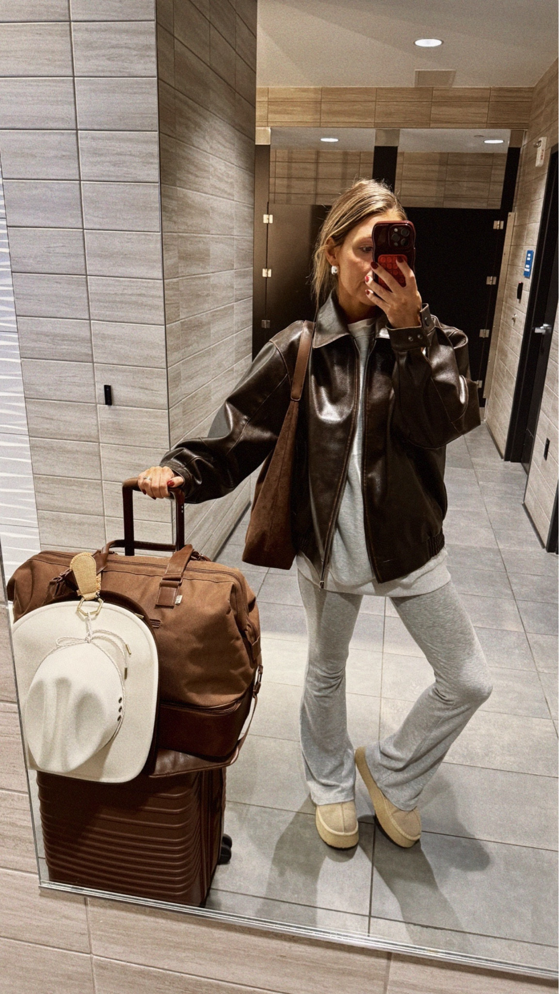 Amazon set 
Hat clip for travel
Airport outfit 
Beis luggage 


#LTKFindsUnder100 #LTKStyleTip #LTKTravel