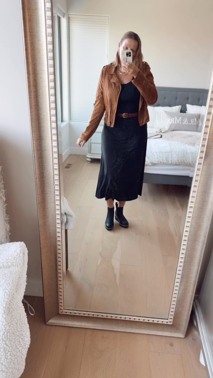 Elevated casual fall look

Swede jacket, black dress, fall dress, style over 50, elevated casual look

#LTKootd #LTKSeasonal #LTKMidsize