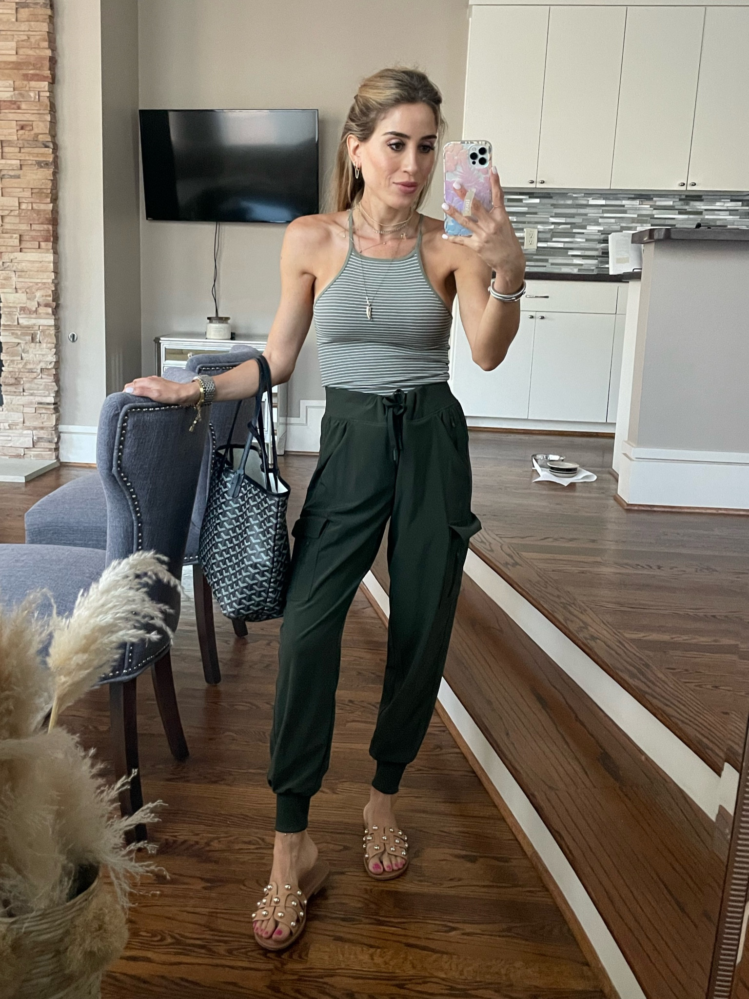 Target joggers size Xs short

#LTKunder50 #LTKsalealert #LTKunder100