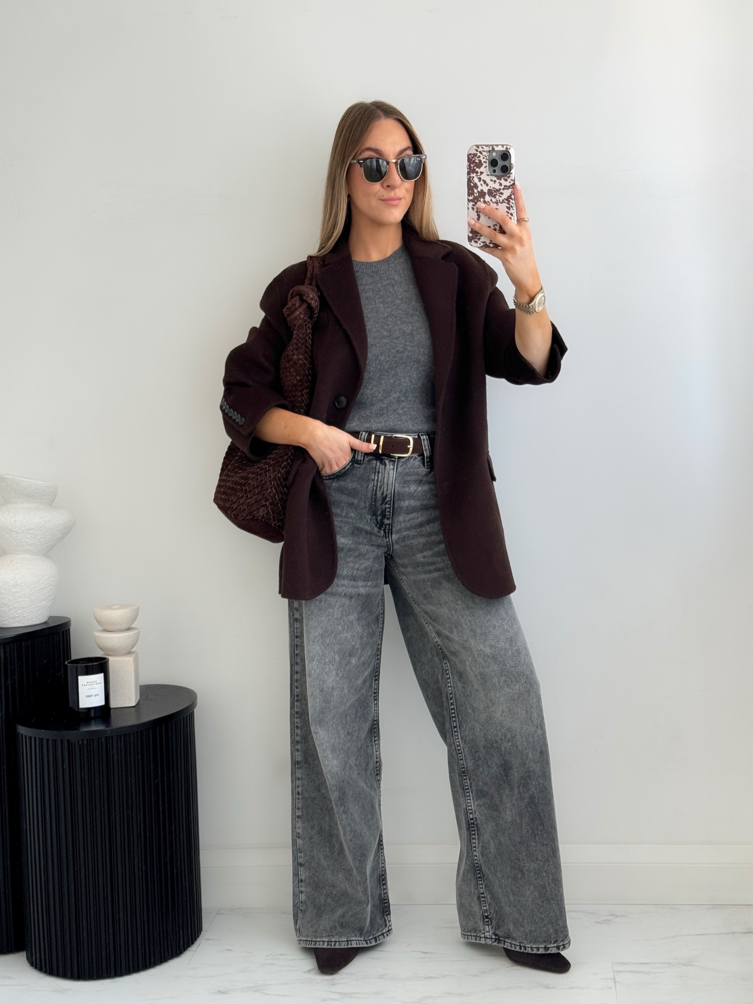 Brown blazer outfit for autumn with grey wide leg jeans and suede accessories.

Blazer: XS
Jeans: 6 short
Suede bag: STACIE15 for 15% off


#FashionMonth #LTKautumn #LTKsale