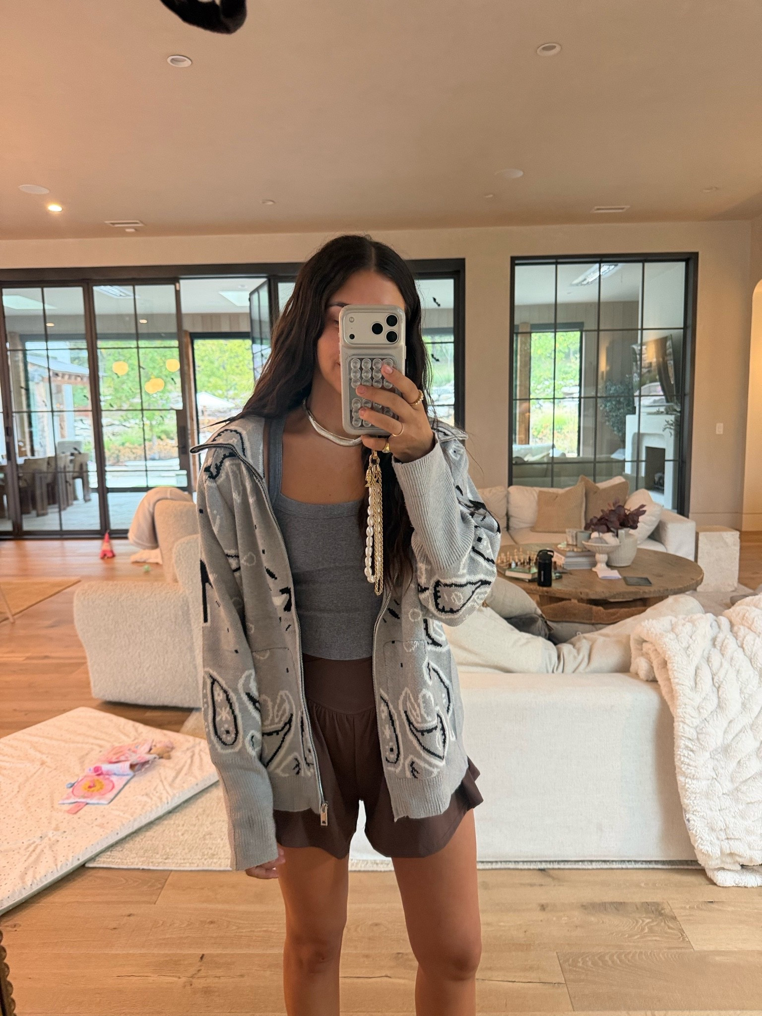 1st day of fall morning fit!! The air is a little bit chiller today & I’m so happy!! 

Amazon cardigan: medium 
Tank: medium
Shorts: medium ￼

Dressupbuttercup.com #dressupbuttercup #dederaad

#LTKootd #LTKmomlife #LTKSeasonal