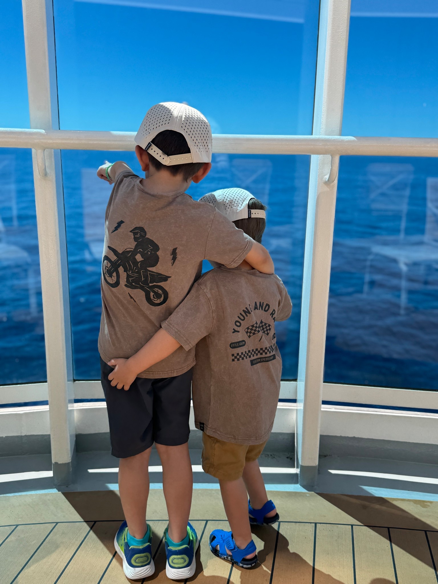 Matching moments with my boys 🌊🖤
Loving the effortless, west-coast vibe of these pieces, comfy, cool, and made for everyday adventures. #ad

#LTKKids #LTKTravel #LTKmomlife