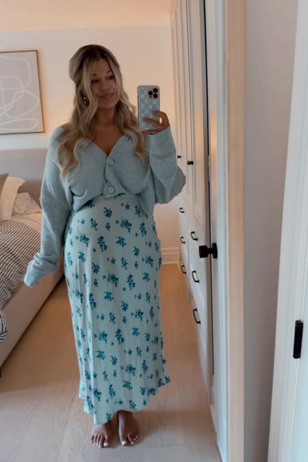 Date Night Outfit - something blue vibes 💙🦋 

Wearing size Large in cardigan
Wearing size 14 in skirt but would do 12 

#LTKcurves #LTKstyletip #LTKmidsize