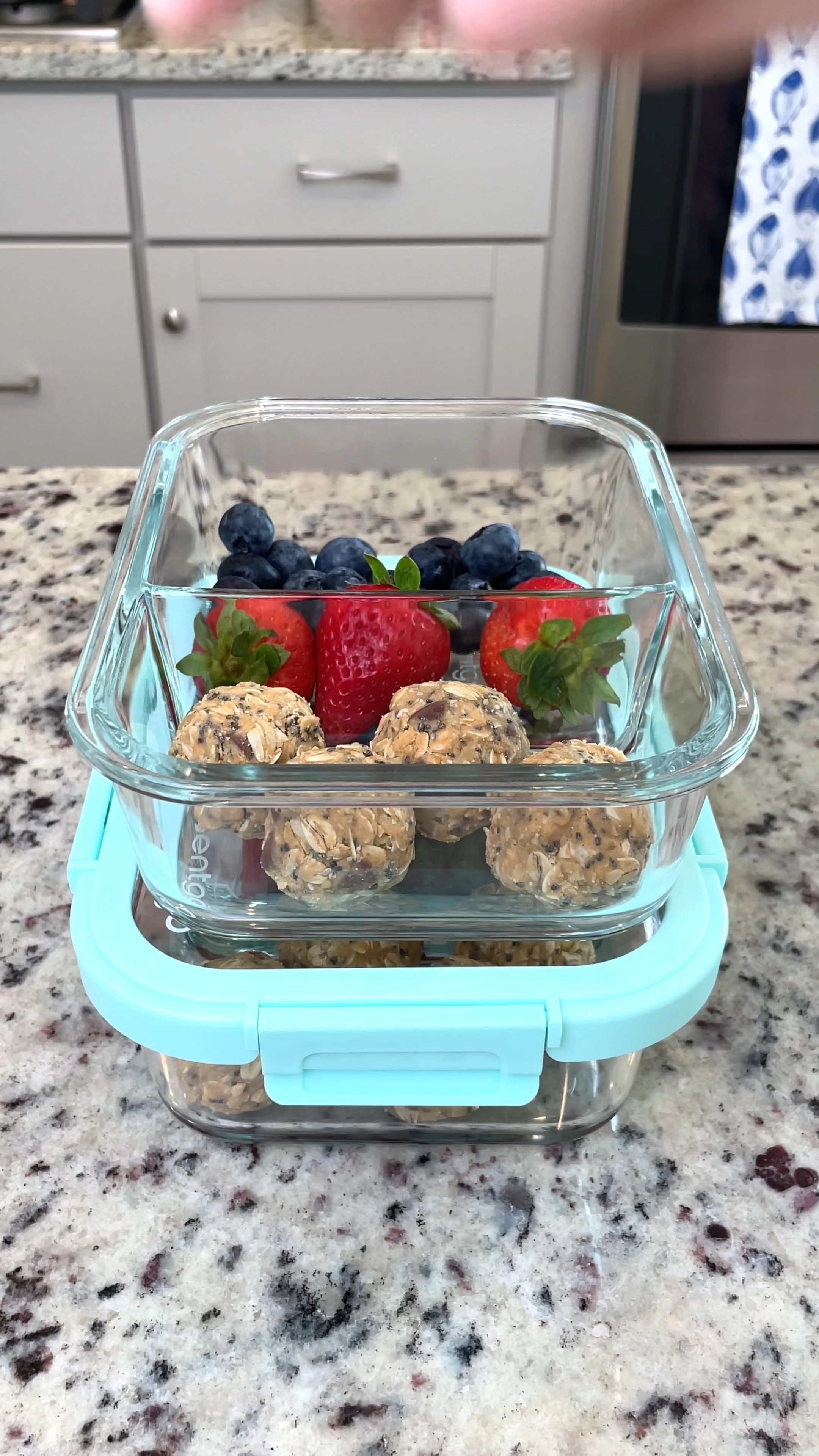 Glass meal prep containers 🍓🫐

#LTKHome #LTKVideo