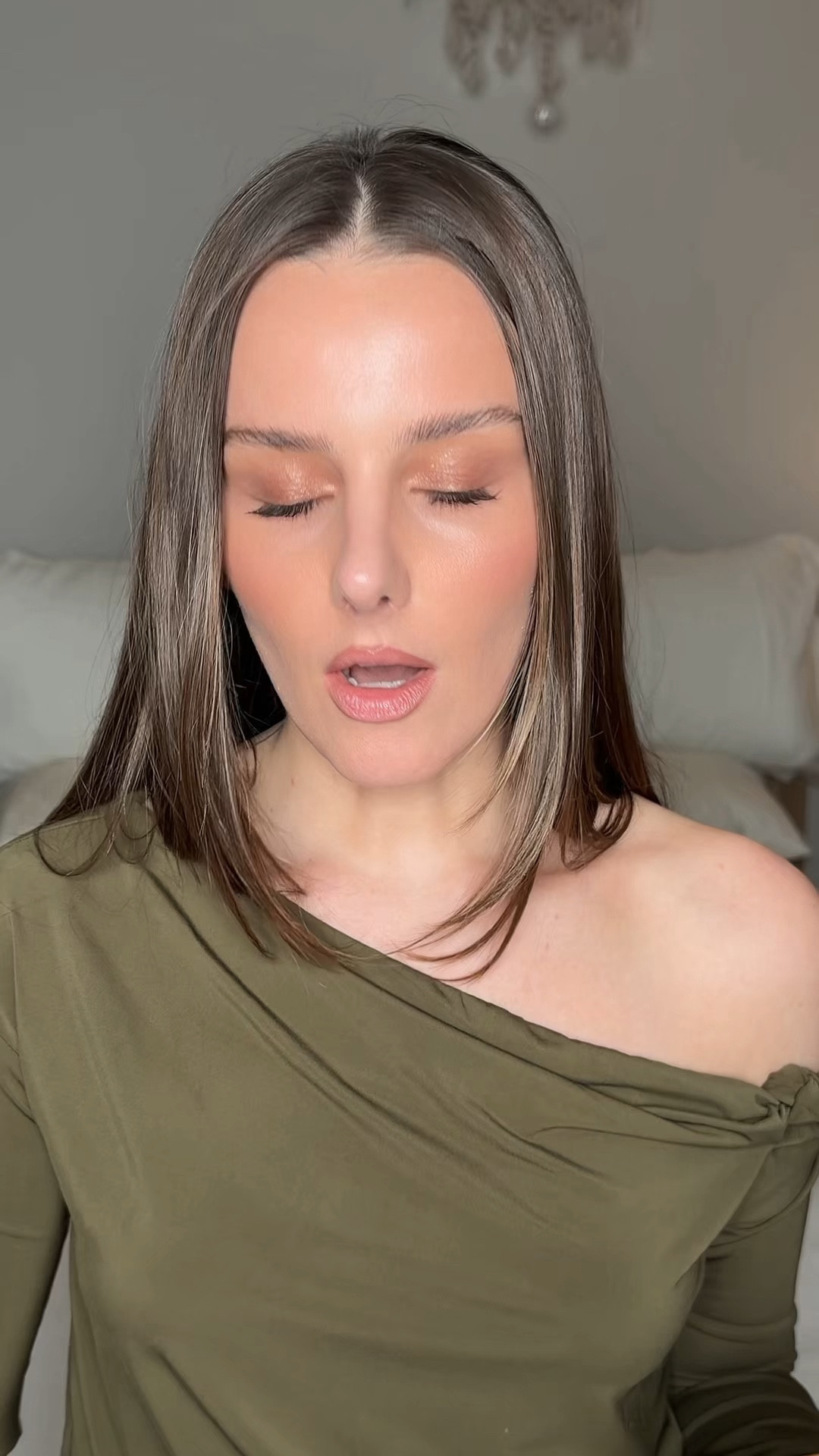 March favorites 🍀

@LAWLESS Beauty lip gloss in ‘skinny dip’
@Diorbeauty luminizer in ‘04 pink strobe’
@YSL Beauty nude hours limited edition eyeshadow palette
@Tanielle Jai bronzour shade ‘cappuccino’
@chanel.beauty water fresh skin tint 

#beautyfavorites #makeupfavorites #newmakeup #makeupreview #chanelbeauty 

#LTKgrwm #LTKBeauty