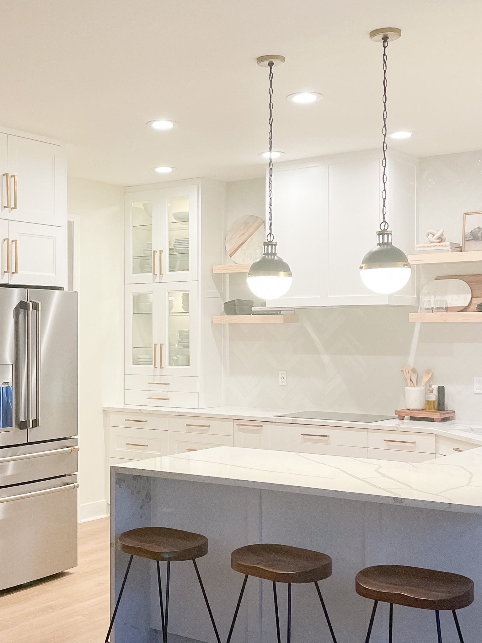 Black & Gold Pendants 

#LTKsalealert #LTKFind #LTKhome