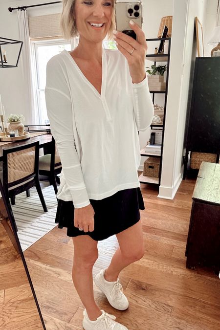 Lululemon top // LOVE this vneck top, it is so soft!! And the back of this shirt is long enough for coverage to wear with leggings! Perfect for all seasons. Wearing a size 6-runs big!