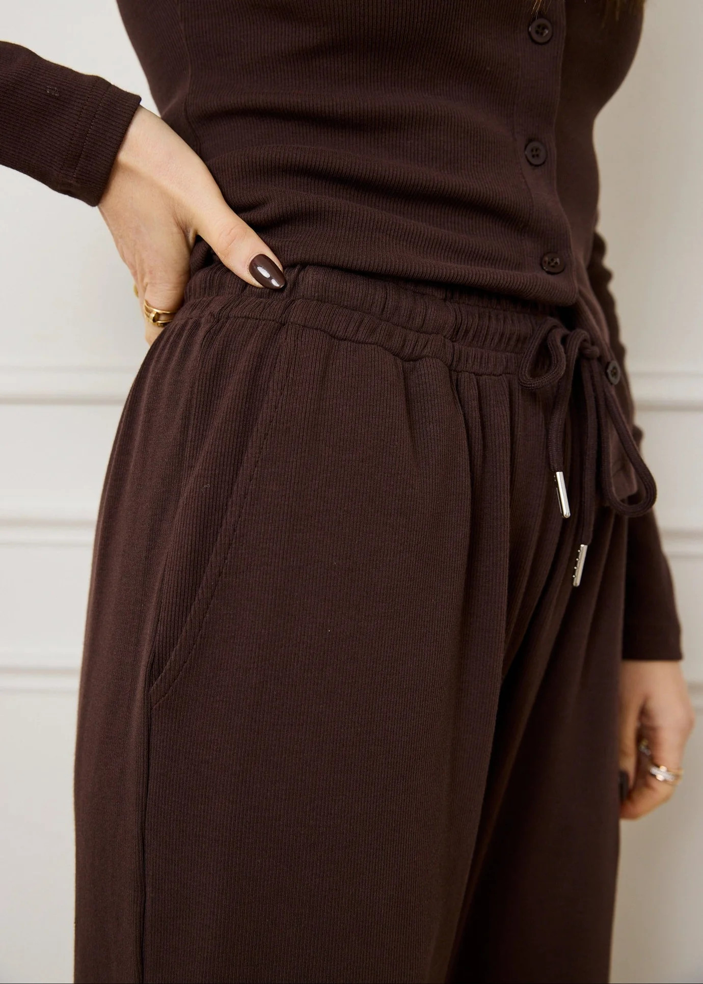 RELAXED RIBBED TROUSER - BROWN | WAT The Brand