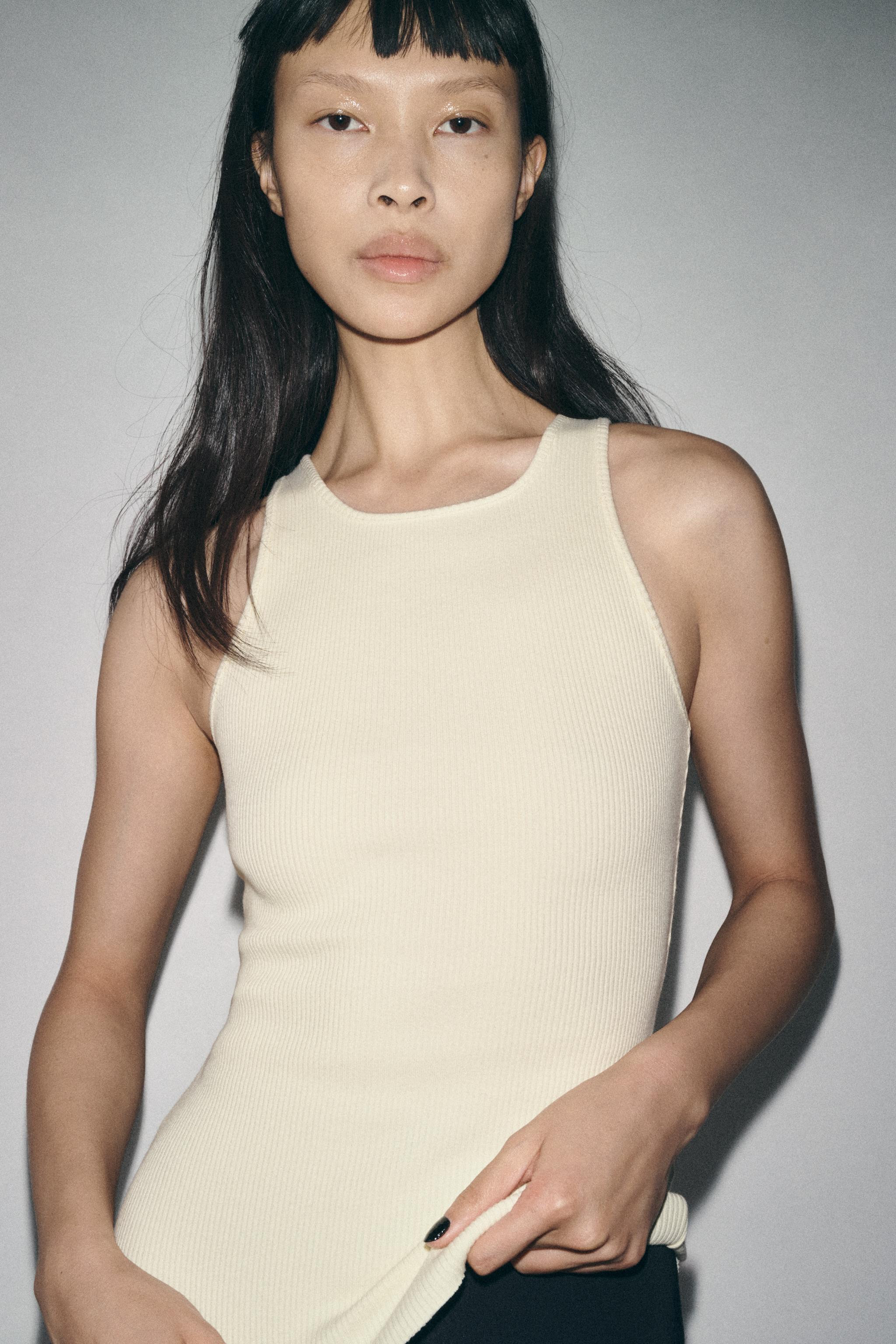 Top with a square neckline and wide straps. Ribbed fabric. | Zara UK