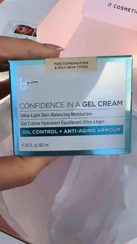 ITcosmetics sent me their Confidence in a Gel Cream Moisturizer. Oil-control and anti-aging 

#LTKfindsunder100 #LTKover40 #LTKbeauty
