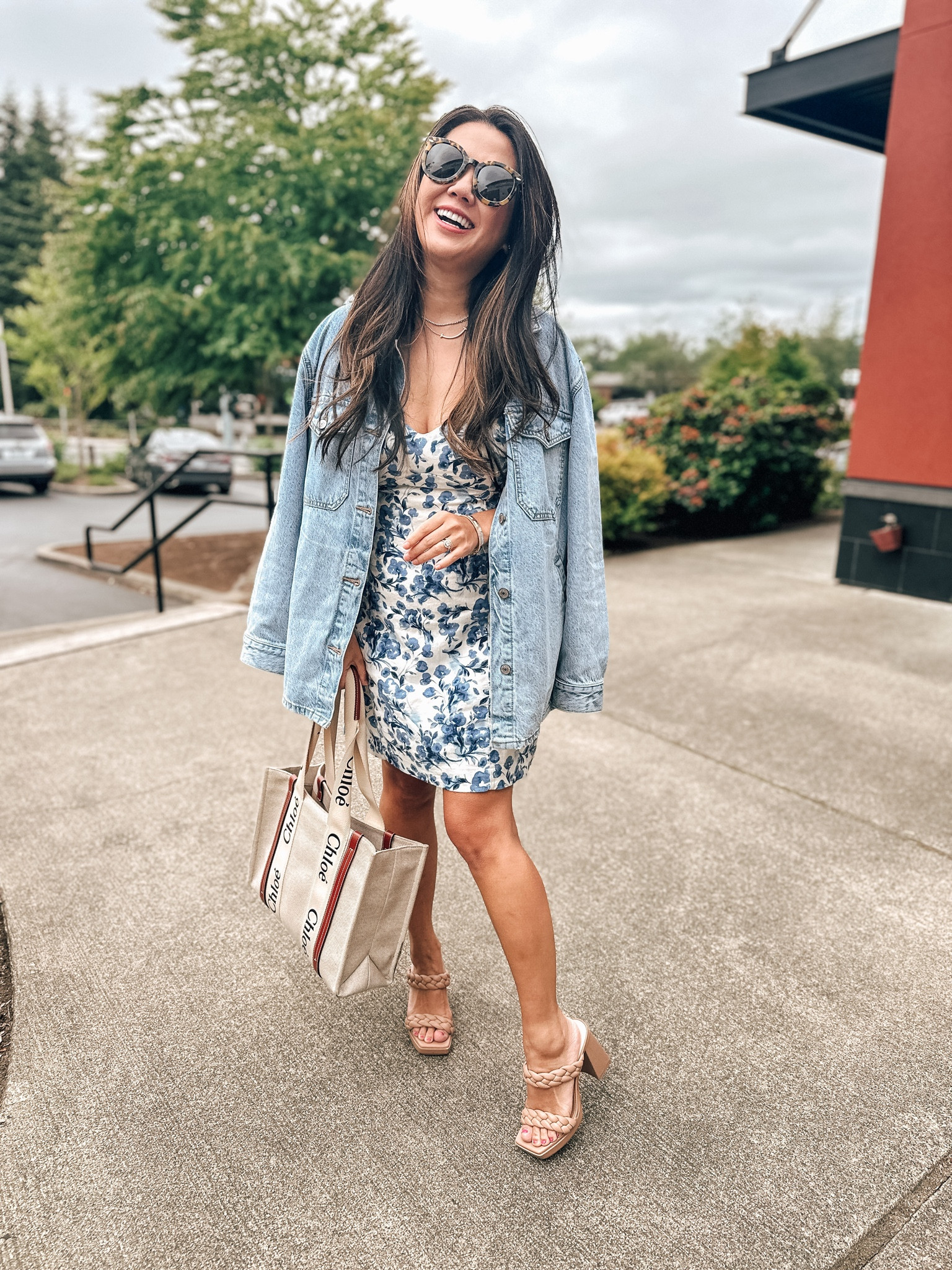 Abercrombie sale
Floral dress 
Spring outfits
Petite fashion 
Oversized denim jacket 