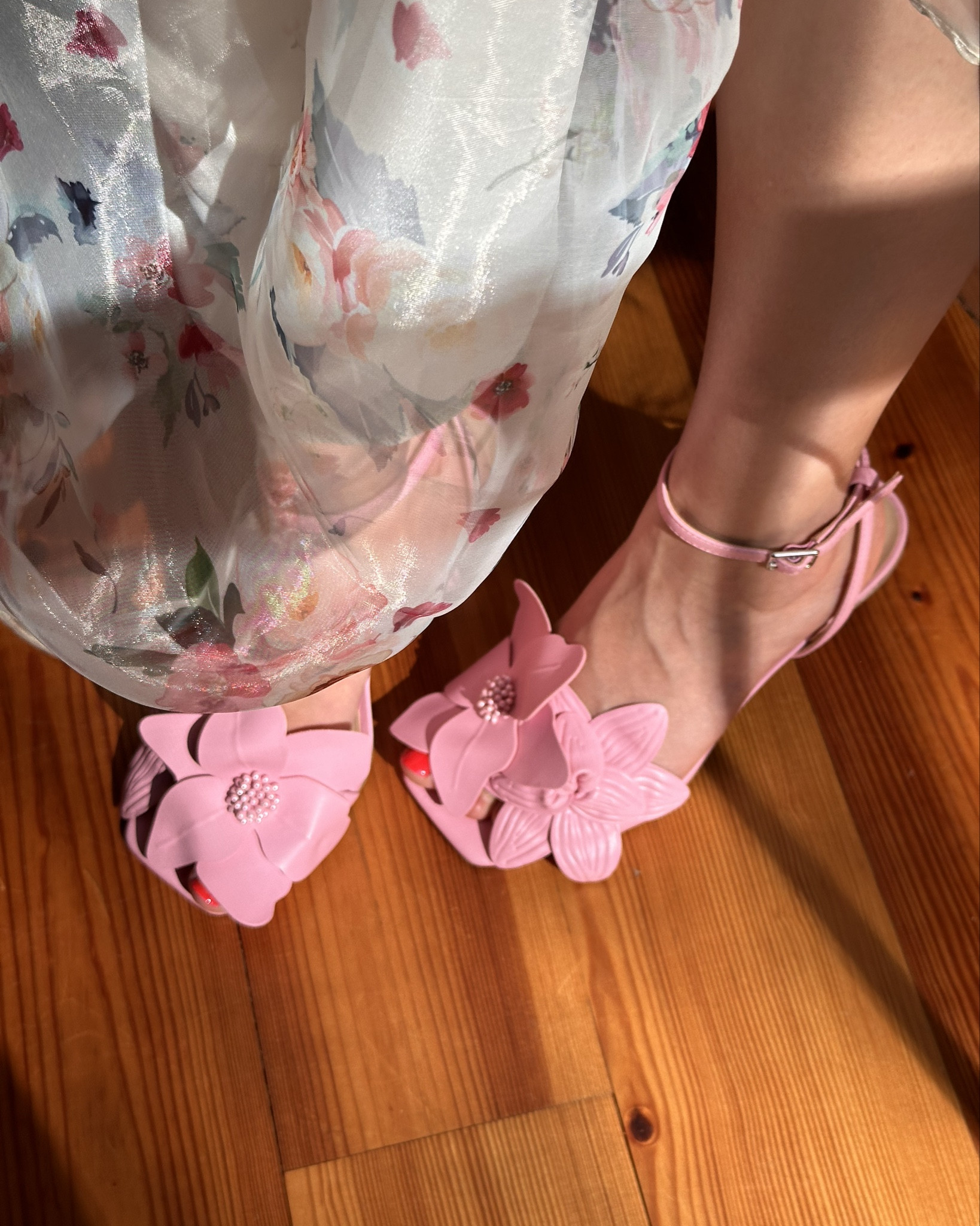 Still haven’t gotten over the shoes 🩷🥹

Available in white & black!

Pink shoes, spring shoes, shoe crush, floral shoe, summer shoes, wedding, wedding guest, baby shower, bridal shower, vacation outfit

#LTKshoecrush #LTKwedding #LTKworkwear