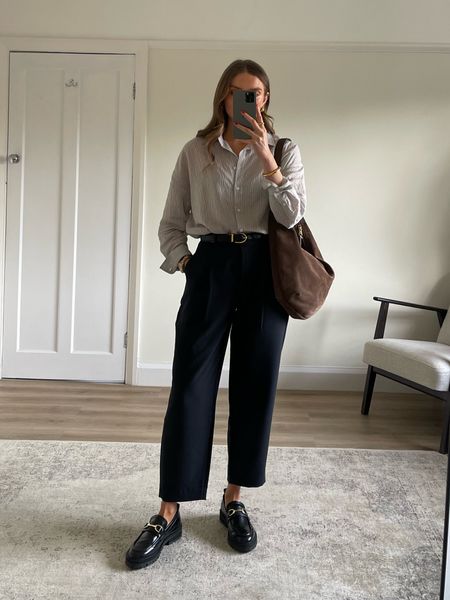 Abercrombie & fitch styling, one shirt, seven outfits
Wearing a small in the brown striped ‘breezy shirt’ 
27reg in the black tapered trousers

Workwear inspired outfit 

#LTKstyletip #LTKeurope
