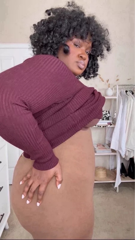 It gives that elevated, minimal look without stiff fabrics or squeezing. Bonus points: it’s on sale — SUPPLECHICXSPANX saves you 15%. #SpanxOutfit #LTKStyle #ChicAndComfy #BusyLifeFashion #SpanxDiscount #WardrobeEssentials #EverydayChic #LTKInfluenced #PolishedCasual #StyleSimplified 

 #LTKootd #LTKSaleAlert #LTKMidsize