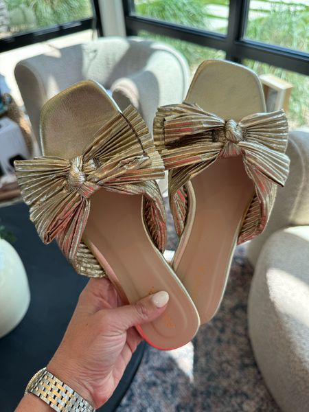 The perfect bow sandals from Avara they’re so cute for the spring and summer!! Use my code: ASHLEE15 for 15% off sitewide!!

@shop_avara #avaraista

#LTKstyletip #LTKSeasonal #LTKfindsunder100