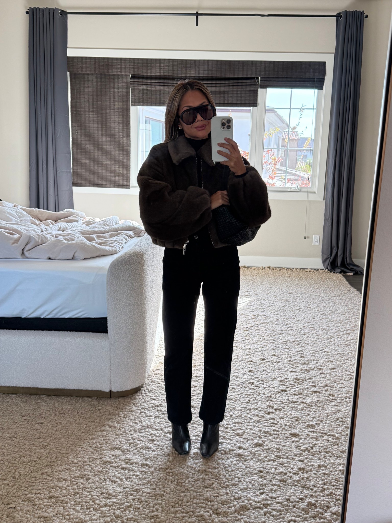 Outfit of the day
Top - Bayse
Jacket - XS
Jeans - 24

#LTKootd #LTKFindsUnder100 #LTKPetite