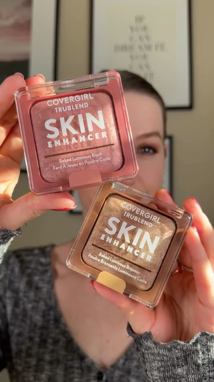 who knew drugstore could look this luxe? 😍

Medium pigment, buttery blend, soft glow that doesn’t scream shimmer ✨
@covergirl TruBlend Skin Enhancer Baked Bronzer in Honey Bun + Baked Blush in Rose Latte 💕

#covergirl #viralmakeup #drugstoremakeup #newmakeup #covergirltrublend @ultabeauty