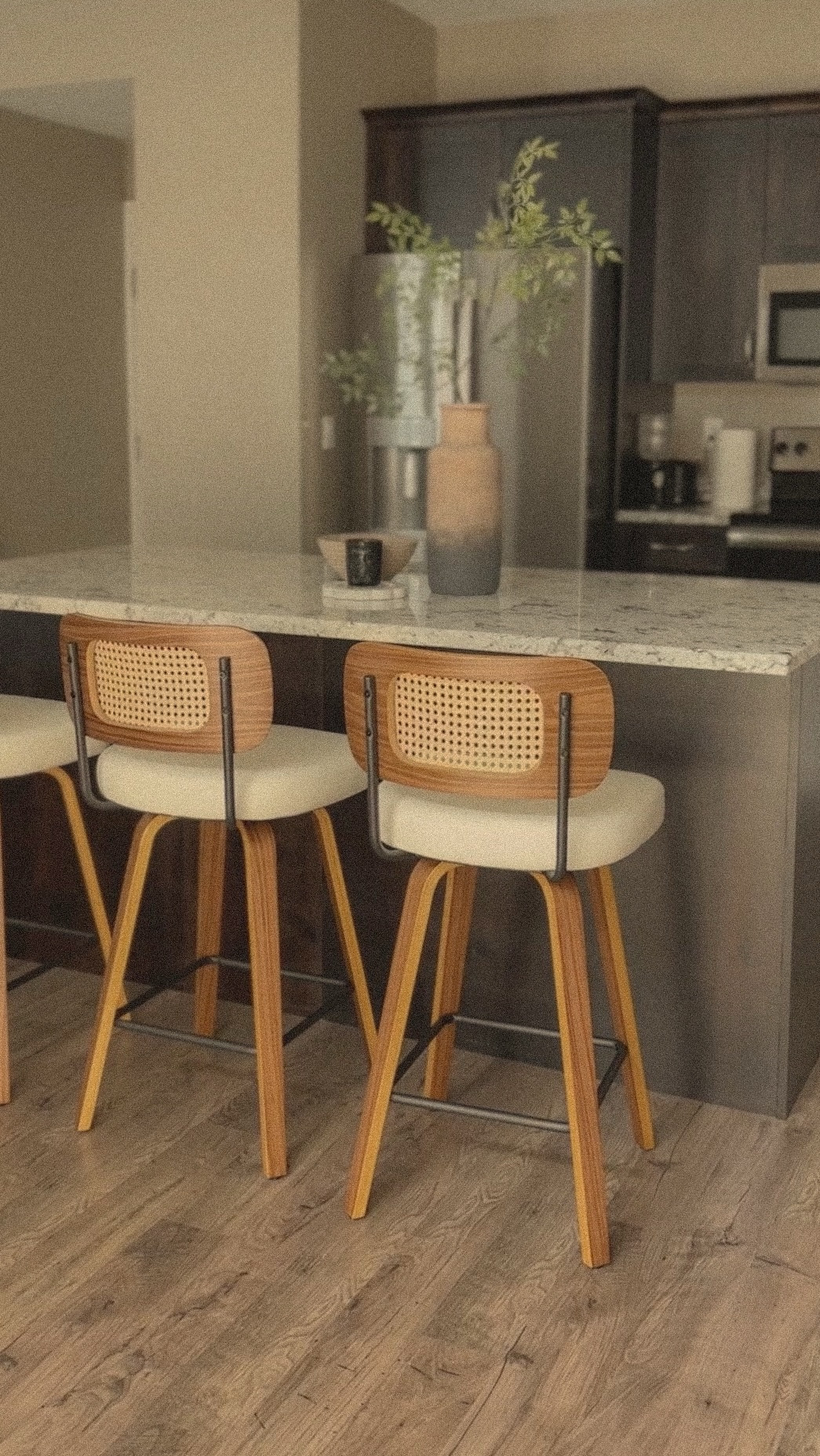 More room, more style. This armless swivel stool tucks neatly under counters and brings serious comfort — rattan for breathability, leather for softness. Waterproof, wipe-clean, and built to last.
Perfect for kitchens, dining areas, and families who need style and stability.

#CounterStool #SwivelStool #homestyling #homedecor #DiningRoomStyle #HomeDecorInspo

#LTKStyleTip #LTKSaleAlert #LTKHome