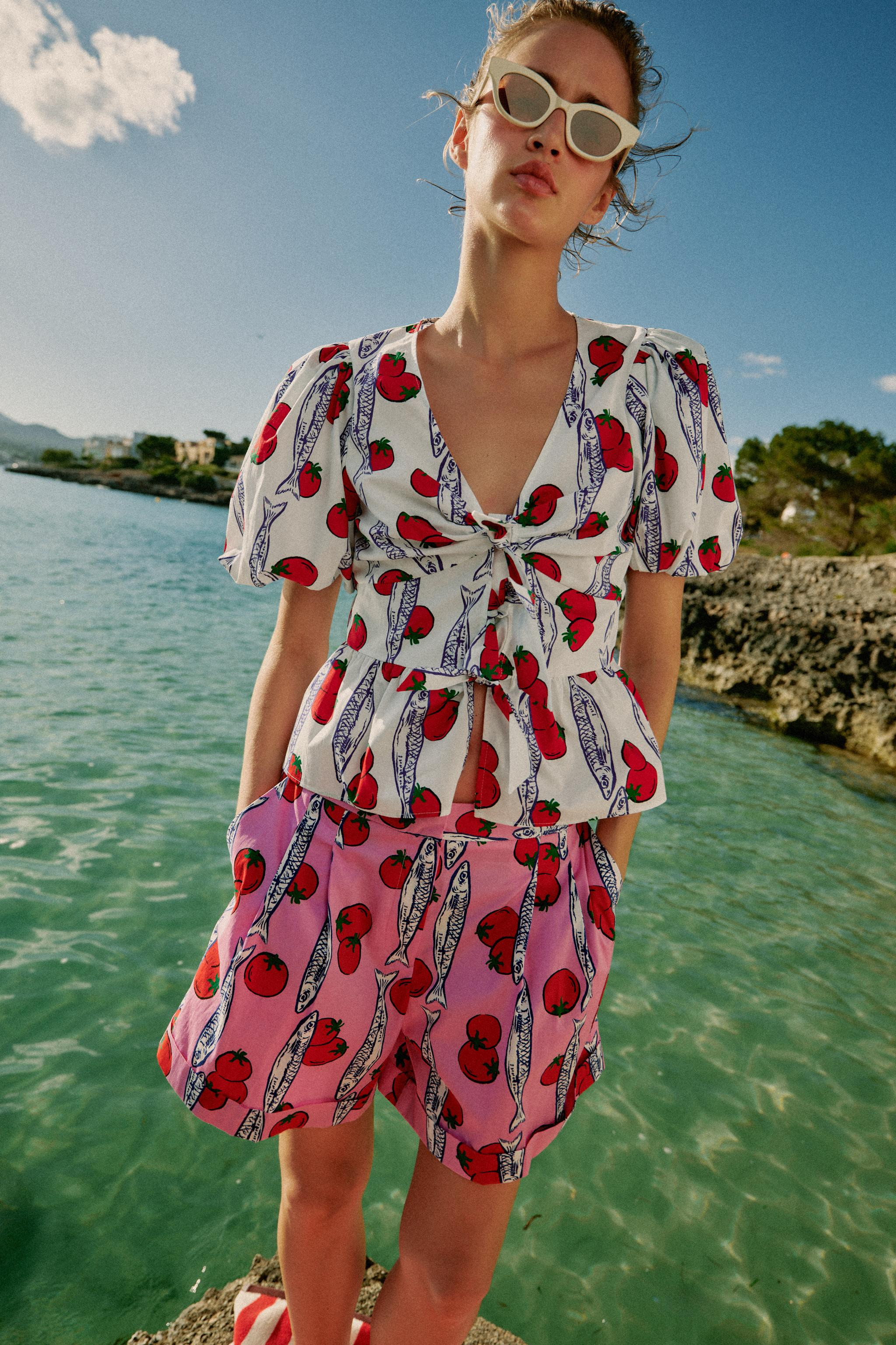 PRINTED PLEATED SHORTS | Zara US