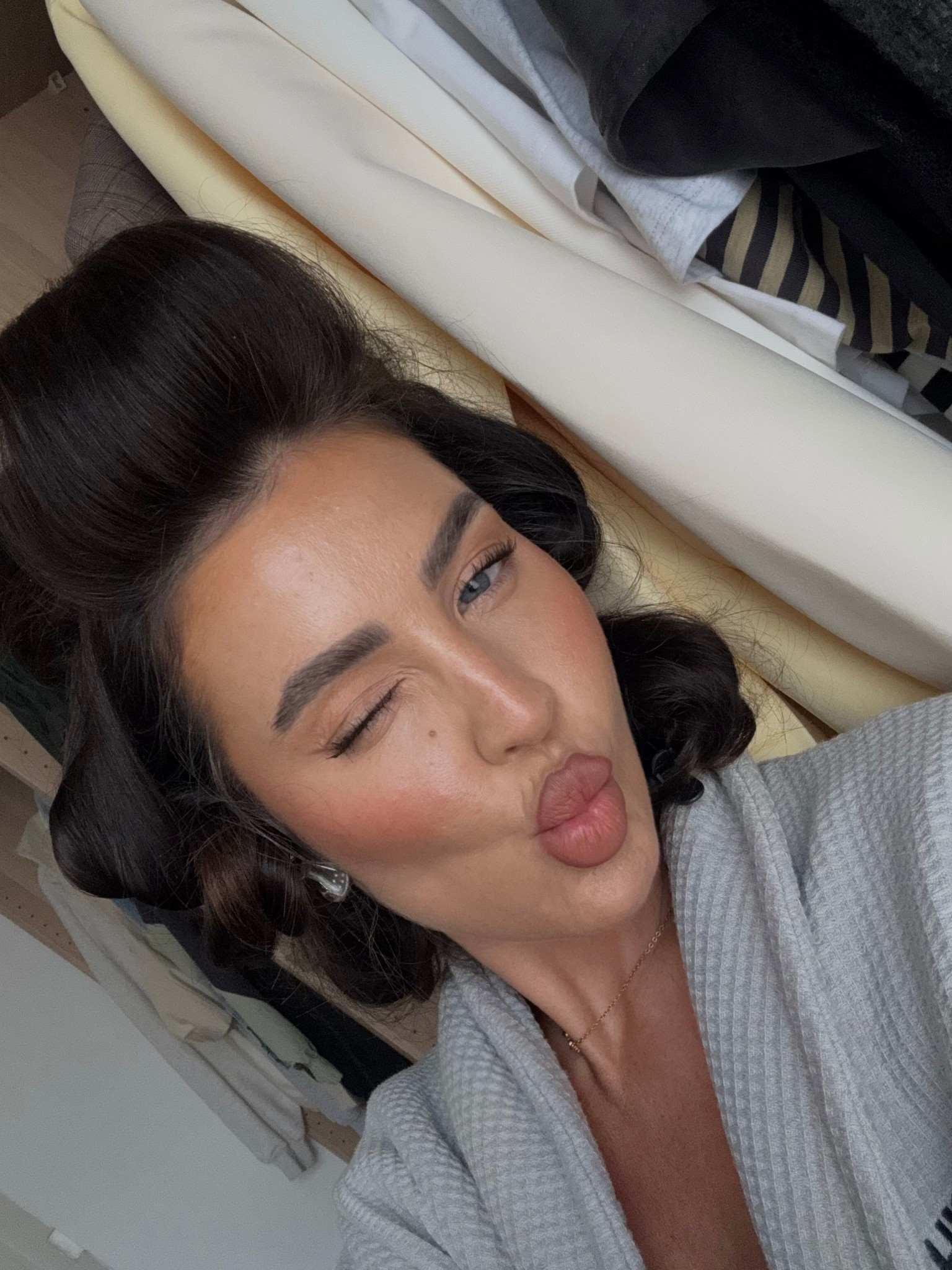 Makeup faves Sephora 
SHADES -
Charlotte tilbury - NUDE BLUR
makeup by Mario - MASTER PALETTE 
Haus labs - 260 L M COOL  
Morphe - SWEET TEA LINER 
Hourglass - AMBIENT LIGHTING PALETTE 
Kosas - 3W CONCEALER 
Toofaced - LIGHT BEIGE CONCEAL, CARAMEL CONTOUR 

#LTKstyletip #LTKbeauty #LTKuk
