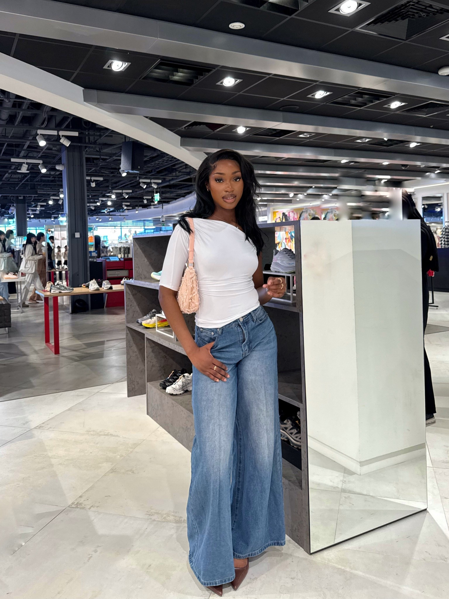 Top: Zara - 1026/164/250
Bottoms + Bag + Shoes: FashionNova 