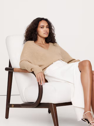 Caro Lightweight Cashmere V-Neck Sweater | Banana Republic (US)