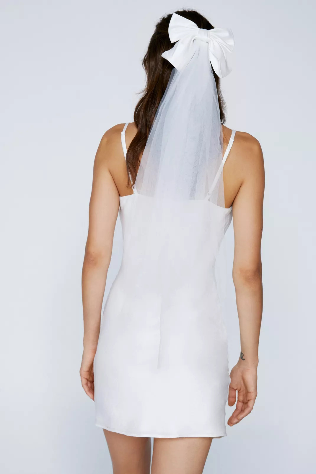 Satin Bow Veil Clip | Nasty Gal (US)