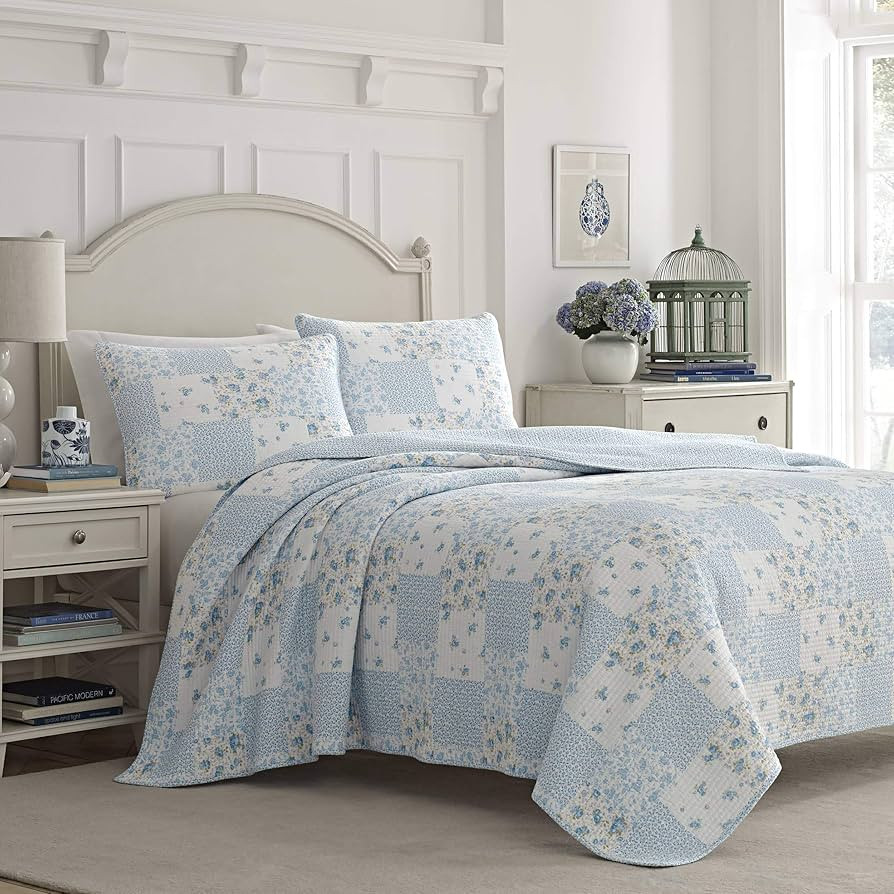 Laura Ashley - Queen Quilt Set, Cotton Reversible Bedding with Matching Shams, Bedroom Decor Idea... | Amazon (US)