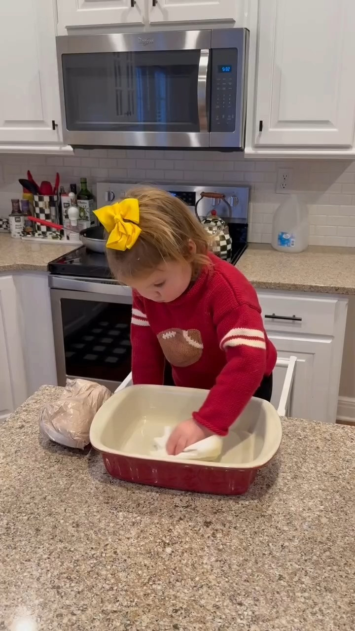 Been loving this STAUB ceramic baking dish lately 🤍 It cooks so evenly, is super sturdy, and makes every recipe—from pasta bakes to roasted veggies—turn out so good. Plus it looks beautiful on the table. Definitely a kitchen staple. 

 #Staub #KitchenFavorites #BakingEssentials #CookwareLove #HomeCooking #LTKmomlife #LTKHome #LTKTall