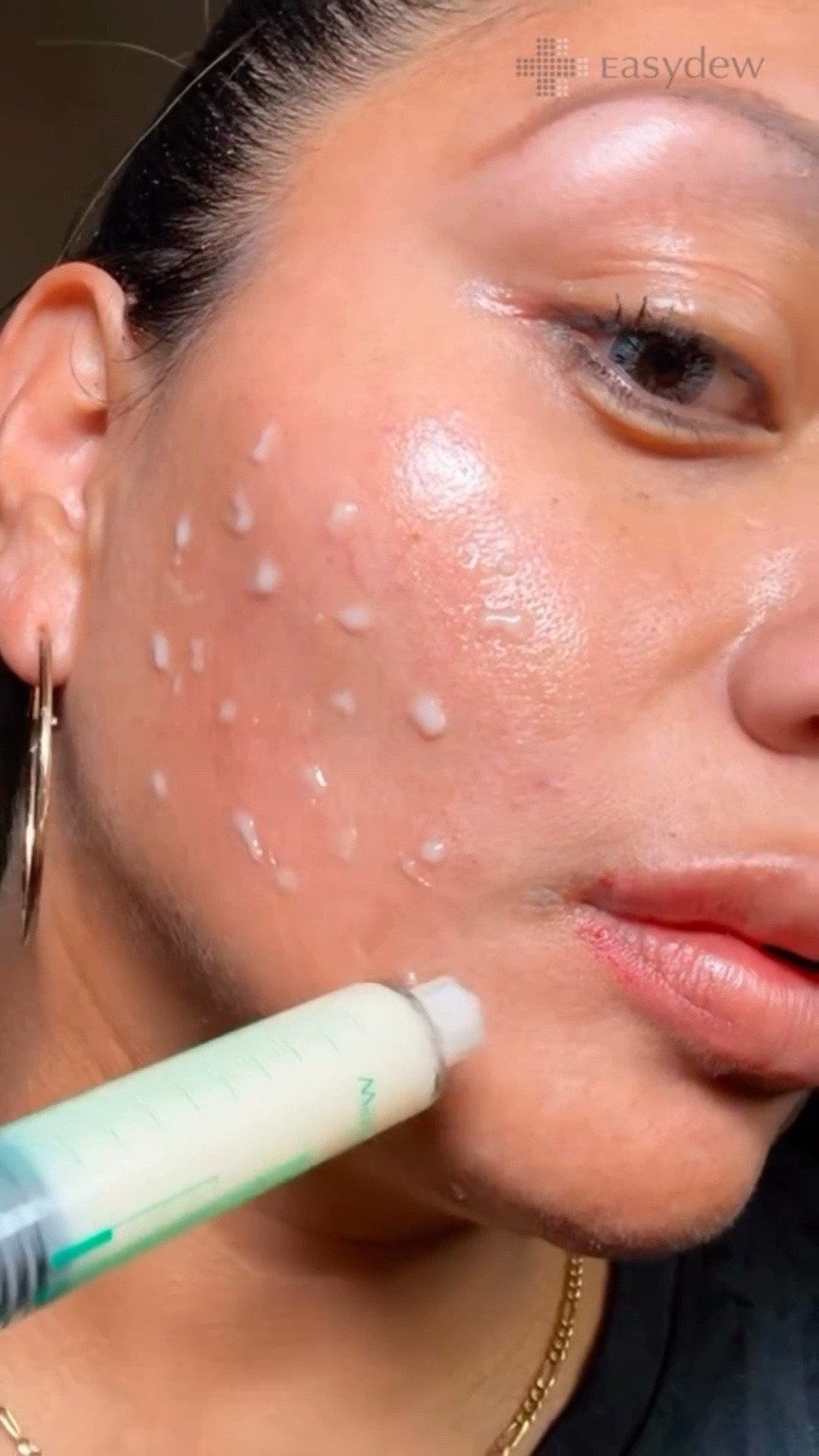 💥 If You’re Struggling With
 Stubborn Spots,Dullness, 
Dehydration On Your Skin ‼️💕
@easydew_official Got You Covered With Their 
DW-EGF Melatoning Ampoule 
💉 Is Packed 🧪 With 
The Good Stuff:

 ✨ 99% Pure DW-EGF Peptide: High-Purity Nourishment For A Refined, Smooth Look.
✨ 5% Niacinamide + Glutathione: The Ultimate Duo For Visible Clarity And Tone.
✨ White Truffle & White Lupine: Rare Extracts For That Luxury Vitality.
✨ Vitamin D Liposome & Milk Thistle: Supports The Skin Barrier And Targets Dullness ✅
 
‼️ 20 Million Bottles Sold For A Reason ‼️

 #easydew #egf #darkspots 
 #koreanskincareroutine #dianatheeboss dianatheeboss