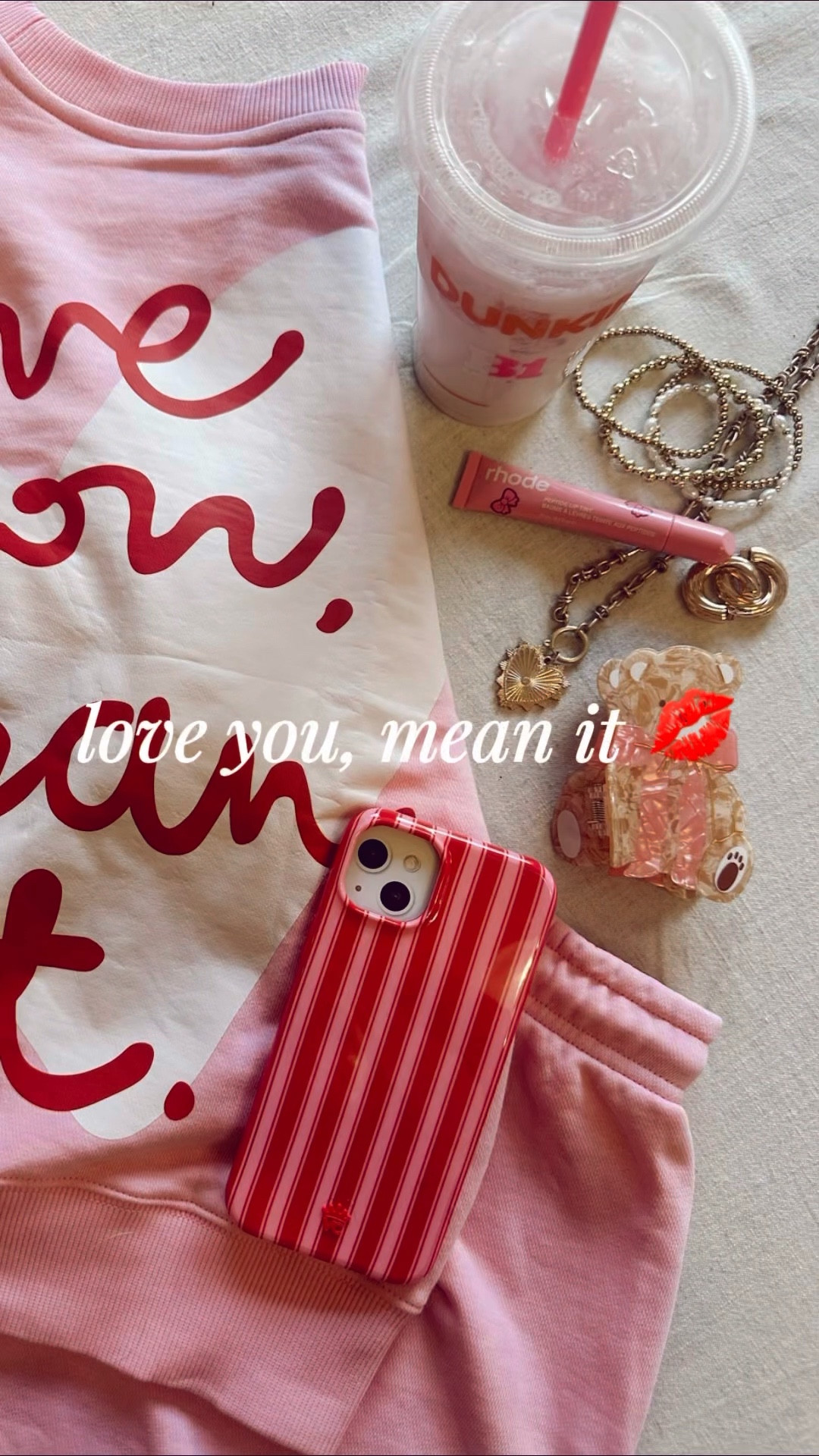 Galentines core 💕🎀
The coziest pink sweatsuit from @thatgirlkate & the back says love you mean it! Movie nights, besties, comfy cute energy 🎬💗
#ad #thatgirlkate #CozyGirlEra #PinkDream #loveraesthetic

#LTKootd #LTKValentine #LTKgrwm