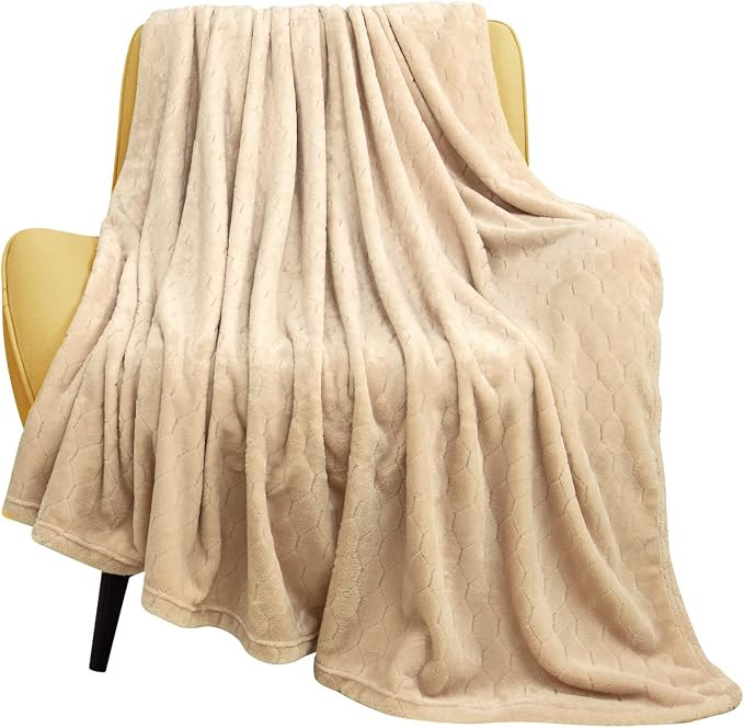 TOONOW Fleece Blanket Super Soft Cozy Throw Blanket 50" x 60", Lightweight Fuzzy Comfy Textured F... | Amazon (US)