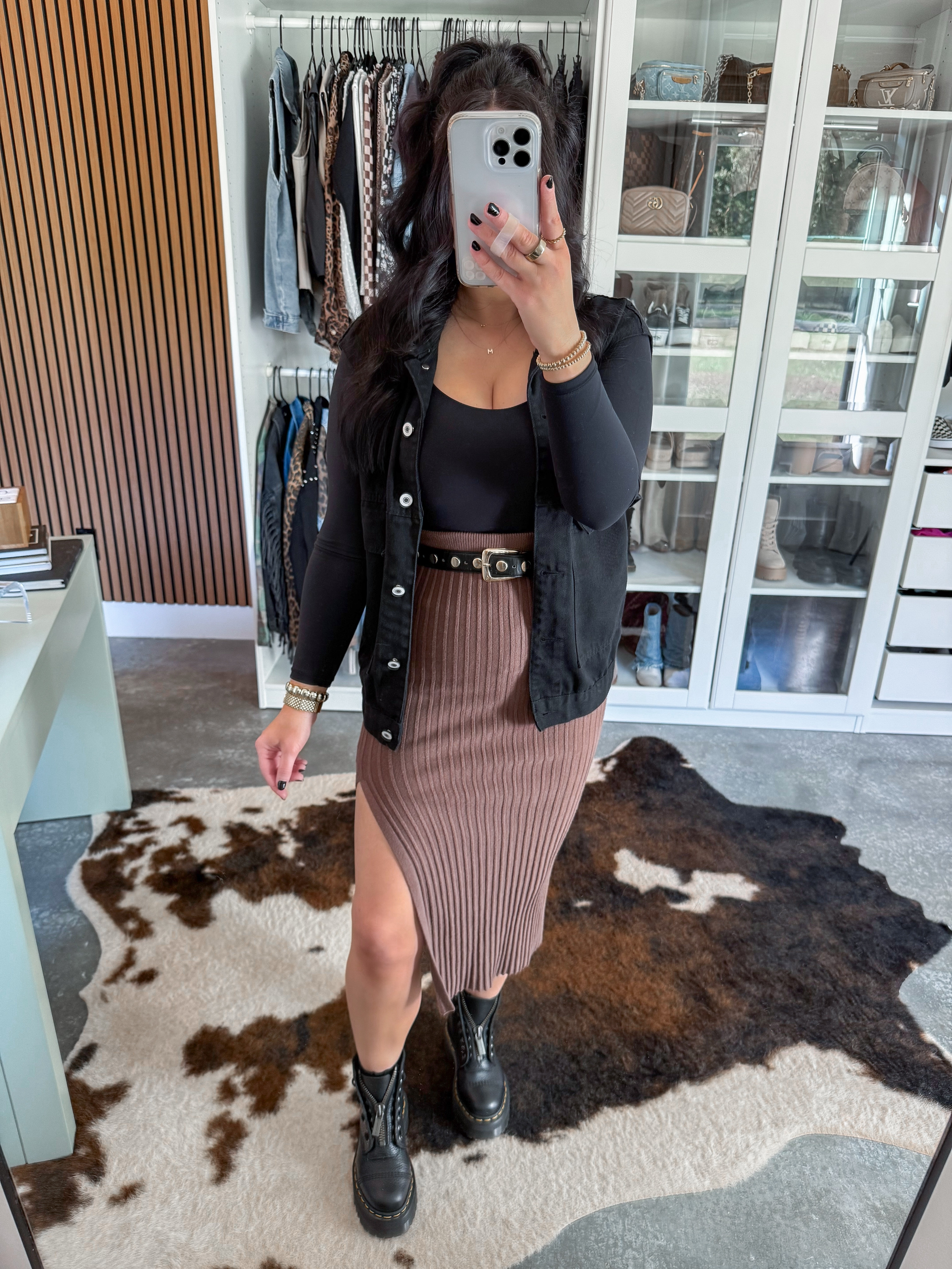 Bodysuit - small
Denim Vest - xs (a-dark black option)
Skirt - xs (taupe color)
Belt - 27-31

Black & brown is just the best combo! 😍 Paired this ribbed midi bodycon skirt with a black scoop neck bodysuit, added this oversized denim vest & my black & gold studded belt! Finished the look with some ruffle socks & my platform doc martens. 🖤

 

 #LTKPetite #LTKFindsUnder50 #LTKFindsUnder100