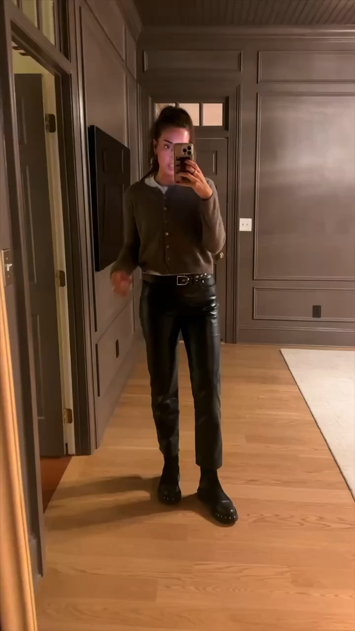 A little “rock n’ roll fall look” today 🤭🍂

Reformation cardigan, Madewell tank, Agolde leather pants, studded belt, free people studded boots

#LTKSeasonal #LTKWorkwear #LTKStyleTip