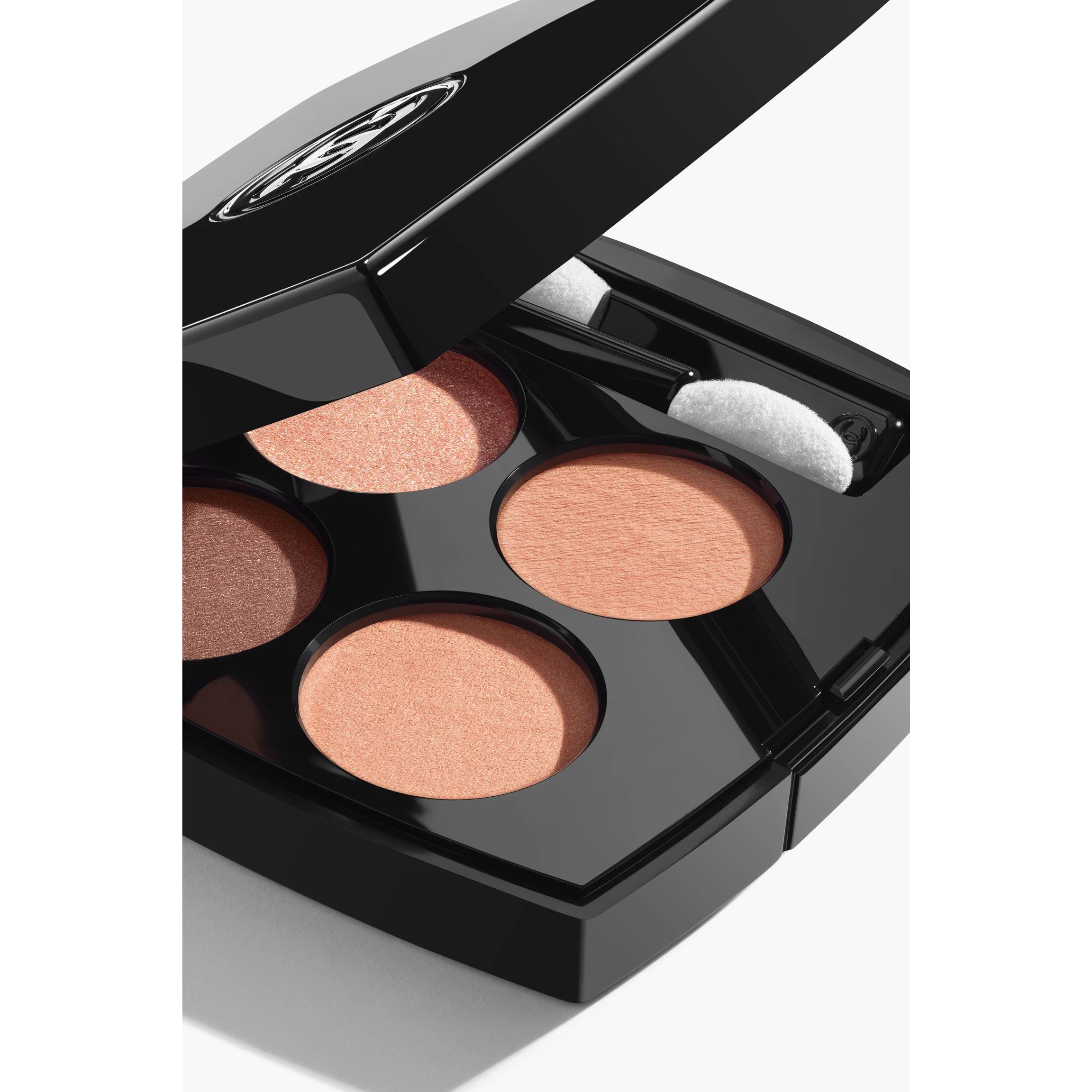 LES 4 OMBRES Multi-effect quadra eyeshadow 384 - Imaginaire | CHANEL | Chanel, Inc. (US)