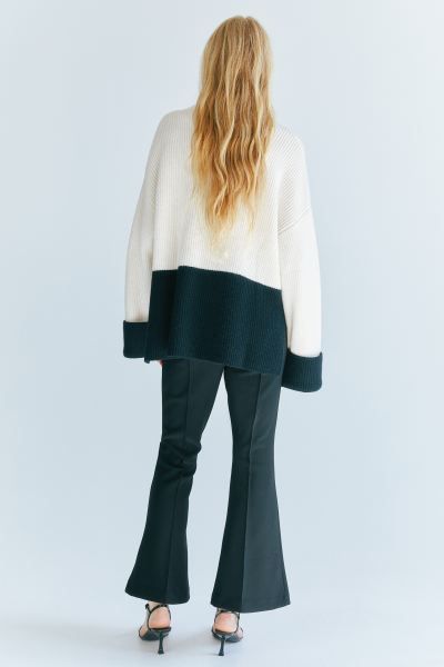 Oversized wool jumper - White/Block-coloured - Ladies | H&M GB | H&M (UK, MY, IN, SG, PH, TW, HK, KR)