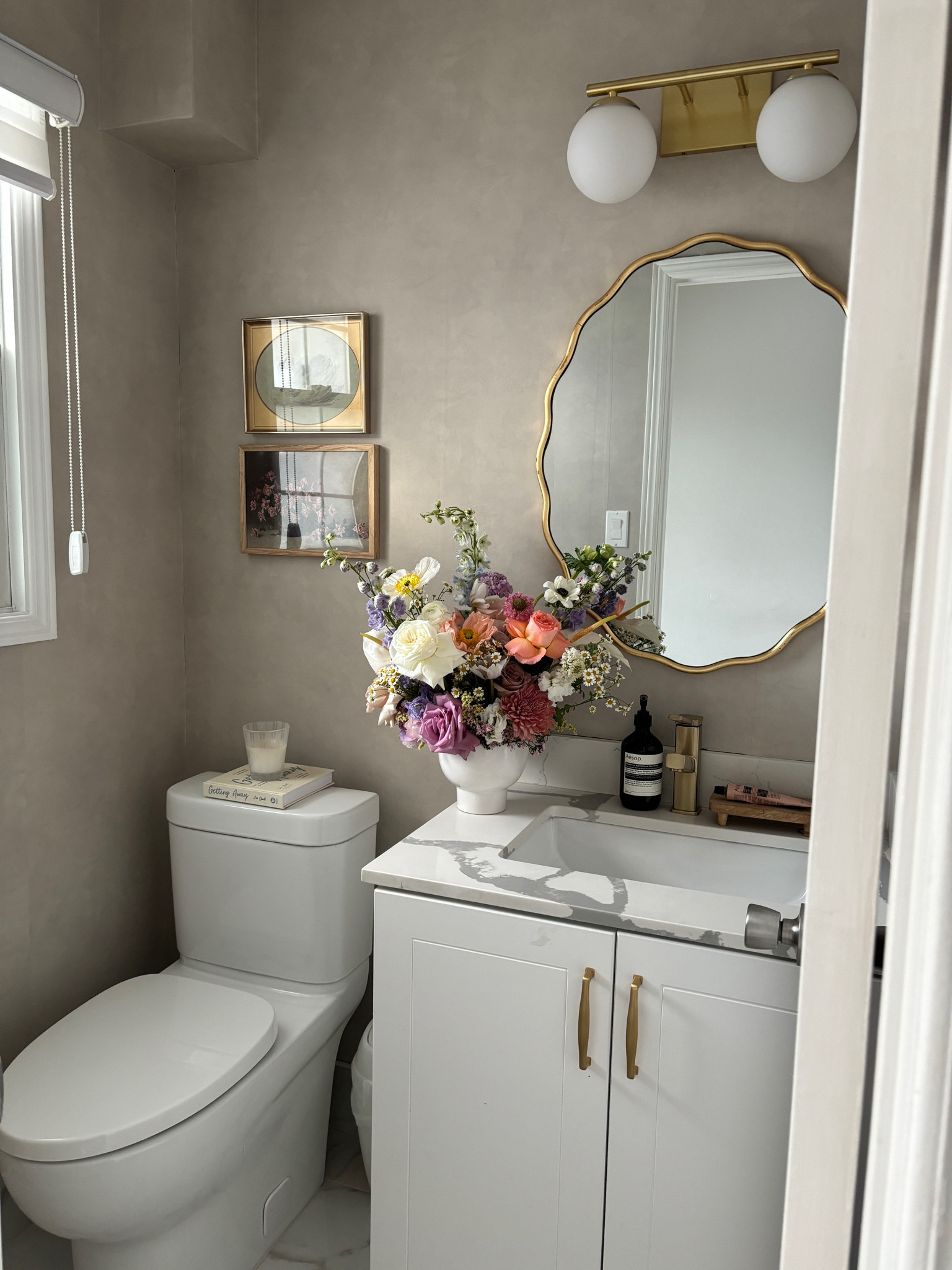 Powder room inspo💐

#LTKhome