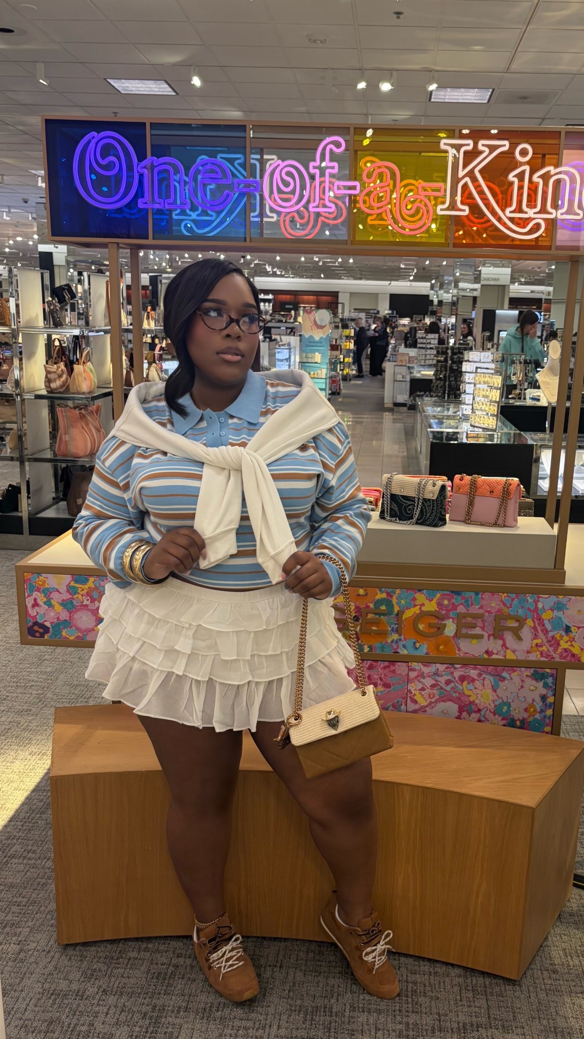 Top : Fashion Nova 🔎 Martini Striped Polo Sweater - Blue/combo (SIZE DOWN)




#LTKootd #LTKgrwm #LTKPlusSize