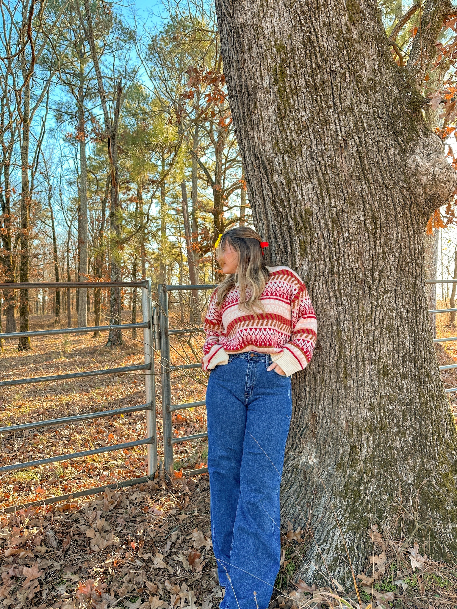 Lulus sweater and dark wash jeans