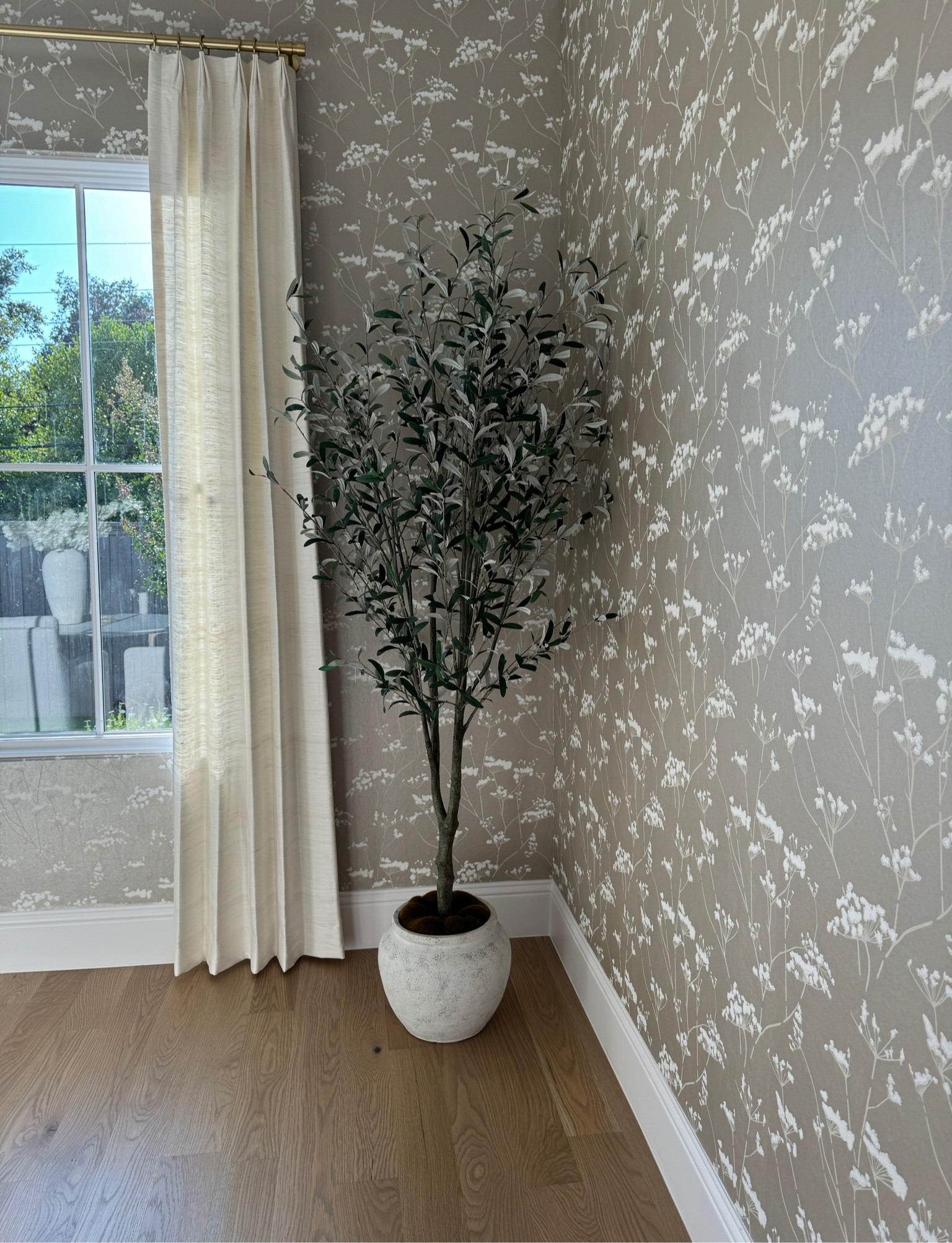 Faux tree 
Home decor 
Olive tree 
House 


#LTKFallSale #LTKHome #LTKFindsUnder100