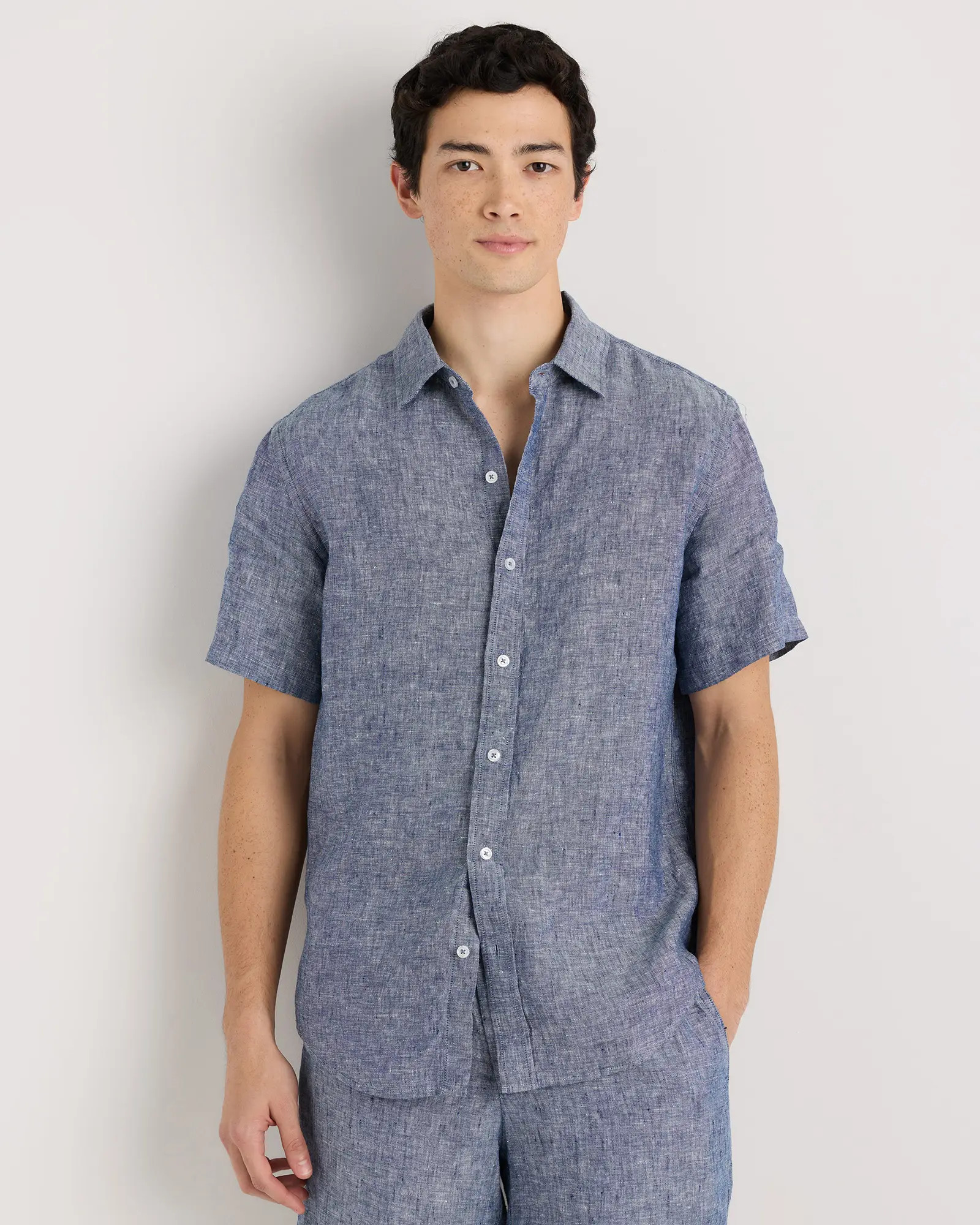 Men's 100% European Linen Short Sleeve Shirt in Chambray Blue | Quince