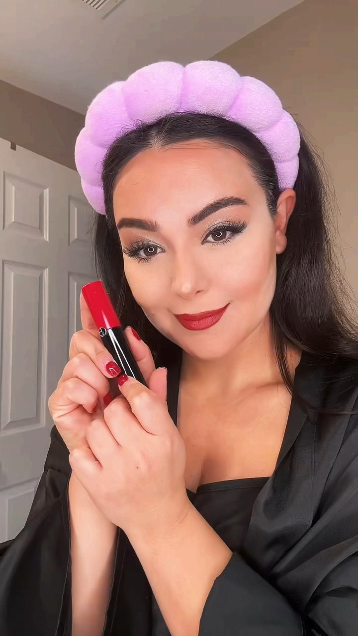 Holiday makeup inspo idea and products ❤️ shop this look below 🤗🎄

#LTKStyleTip #LTKHoliday #LTKBeauty