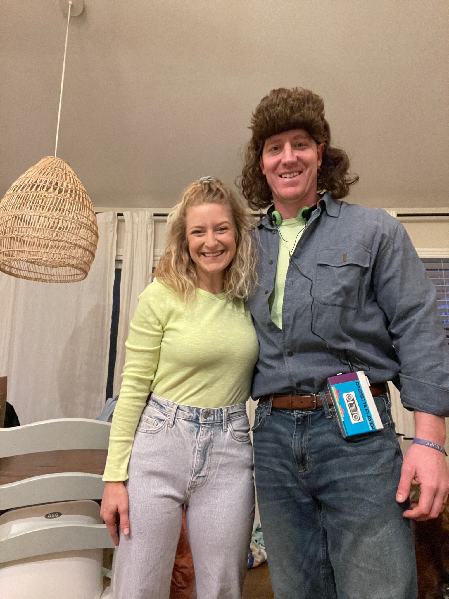 80s outfit, jeans, light wash jeans

#LTKfindsunder50 #LTKstyletip