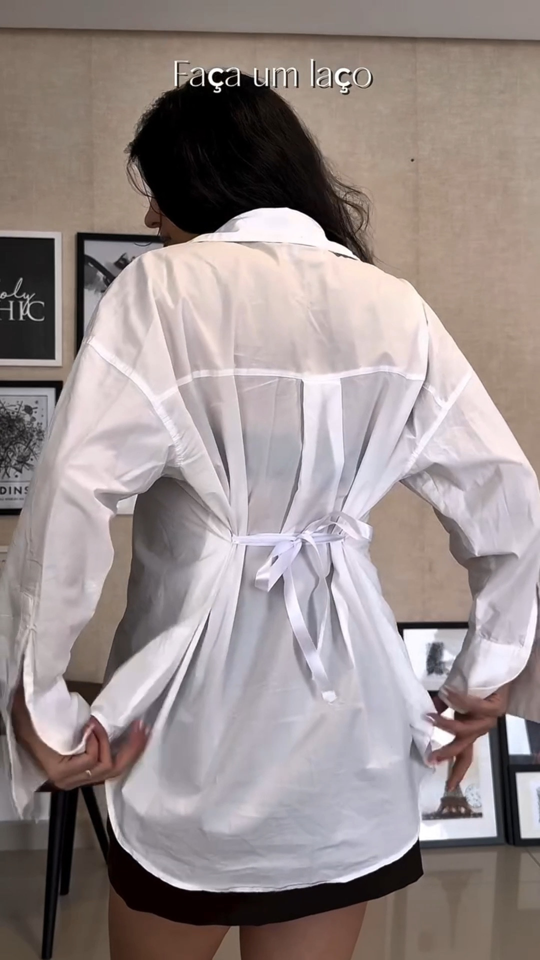 Estilizando uma camisa! 
.
.
.
.
.
.
.
#girlythings #ootdfashion #girlygirly #moda #fashionstyle #ootd #lookdodia #outfit #doityourself #customized #hackdemoda #truquedestyling #dicademoda #dicadelook
