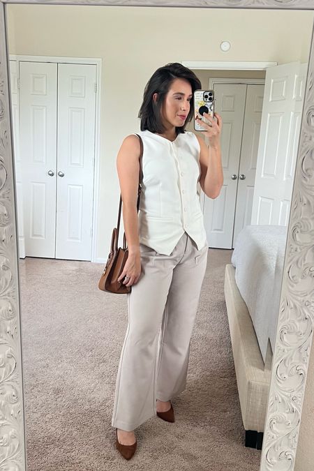 Outfit of the Day! 

Graduation Outfit Ideas
Graduation Fashion Ideas
Chic outfits 
Causal and chic
Trouser outfit ideas
Trouser fashion ideas 
White vest
Vest outfit ideas
Petite friendly
Beige trousers 
Abercrombie trousers
Abercrombie vest
Abercrombie fashion
Abercrombie style 



#LTKBeauty #LTKStyleTip #LTKMidsize