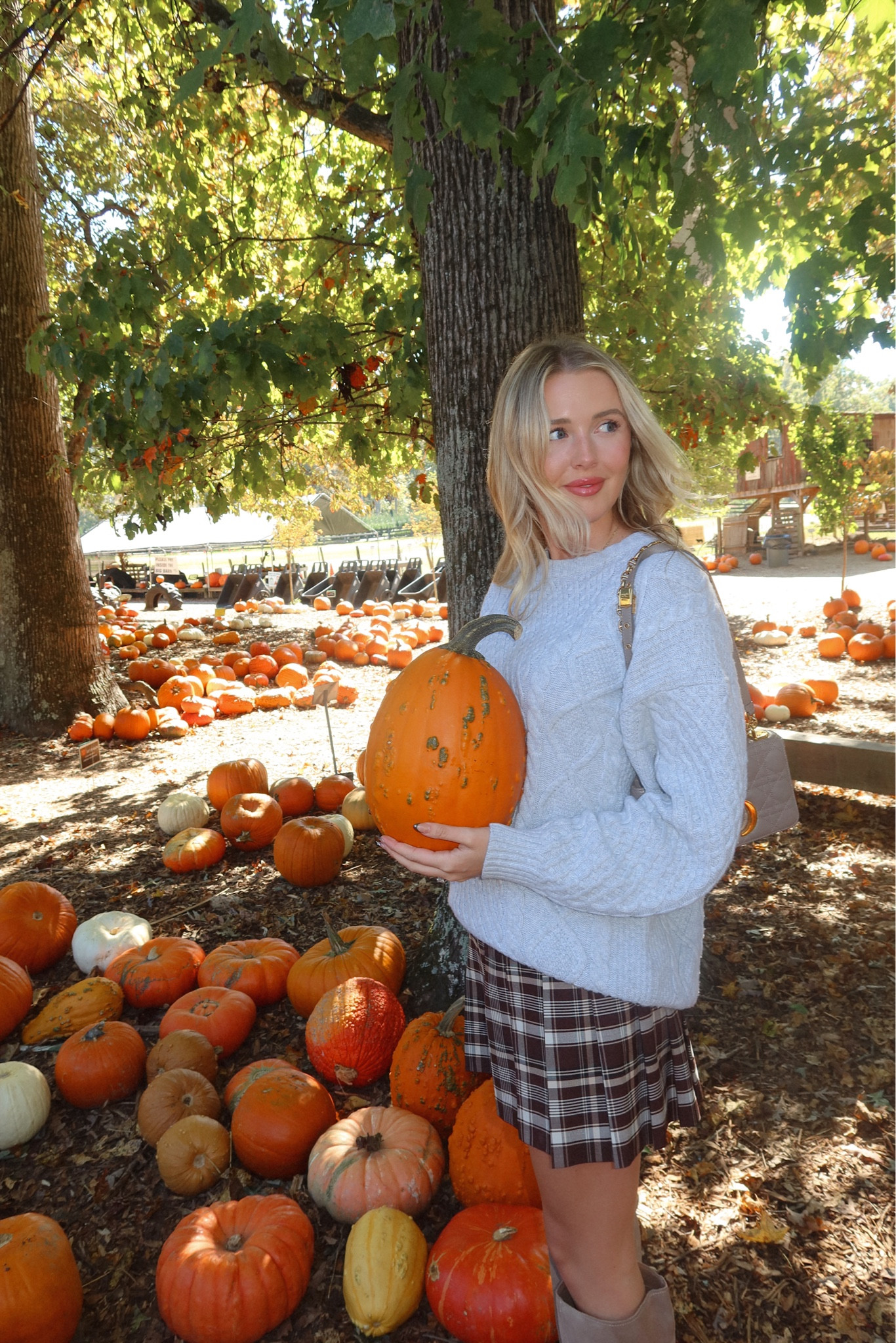 Pumpkin patch outfit 🍂

#aritzia #cableknit #oversizedsweater #kneehighboots #thanksgiving

#LTKHoliday #LTKSeasonal