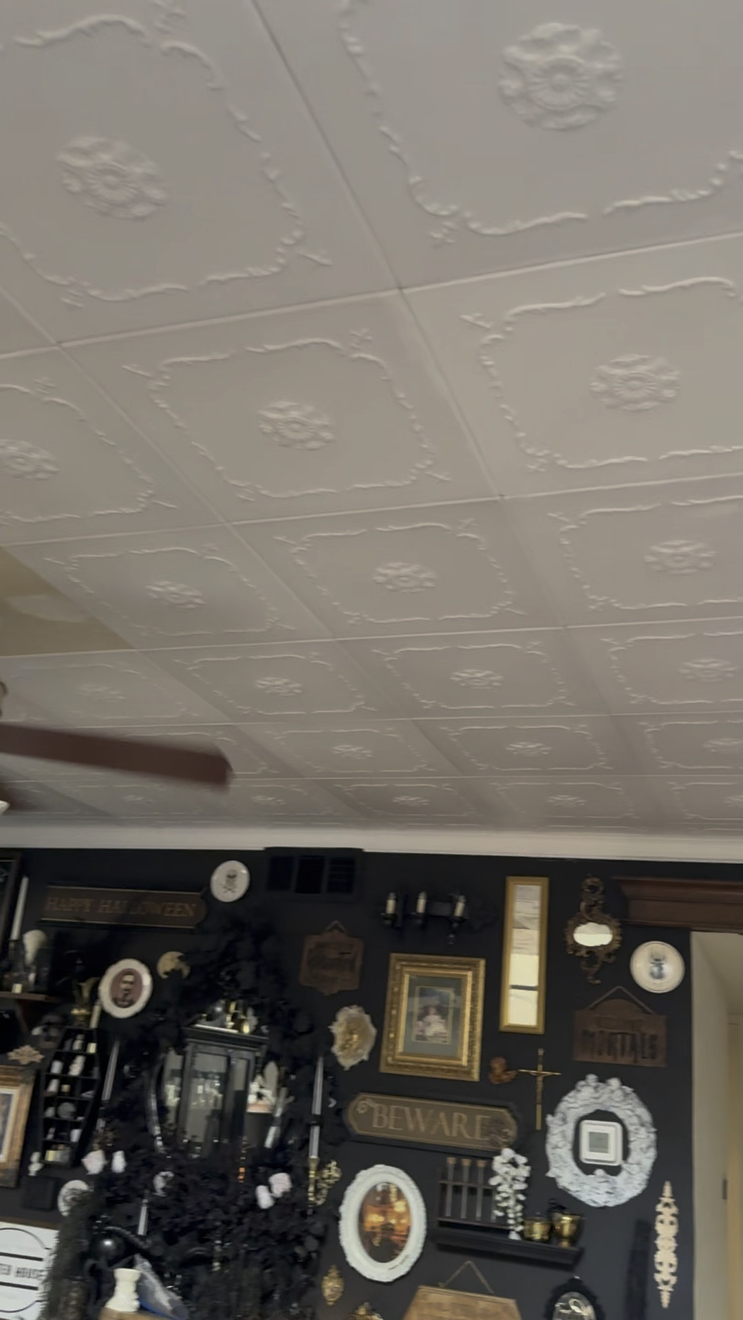 Ceiling tiles are finally up and done and im so increibly happy to have them up!
#diy #doityourself #giy
#gothityourself #bellushall

#LTKHome