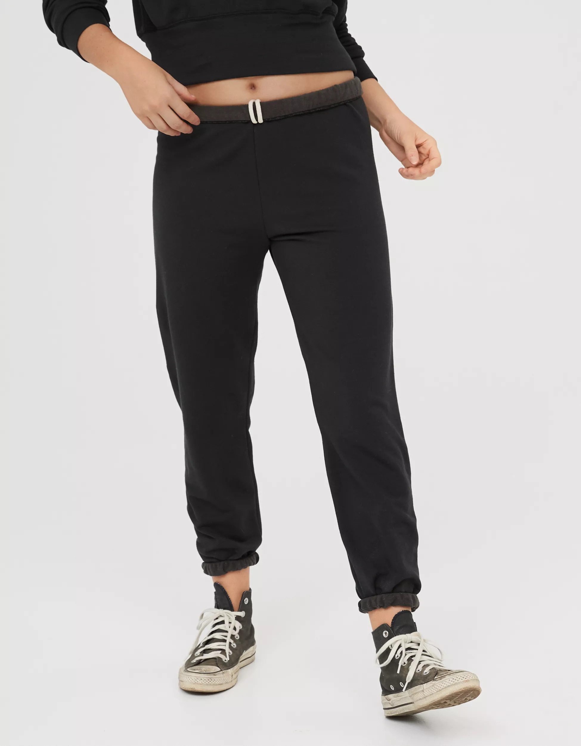 Katie is 5' 9"(1.75 m), wearing size medium | Aerie